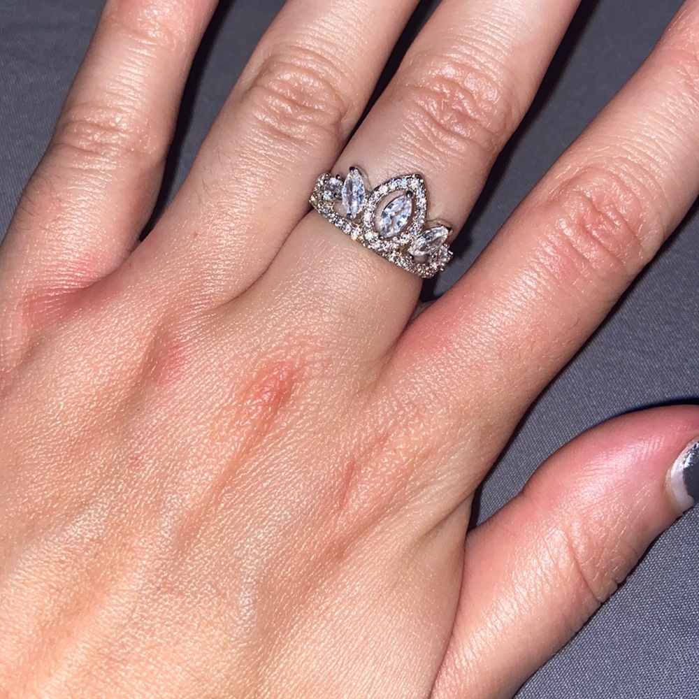 Silver crown ring